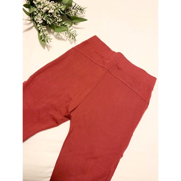 NWOT Red leggings w gold zippers - Picture 3 of 4